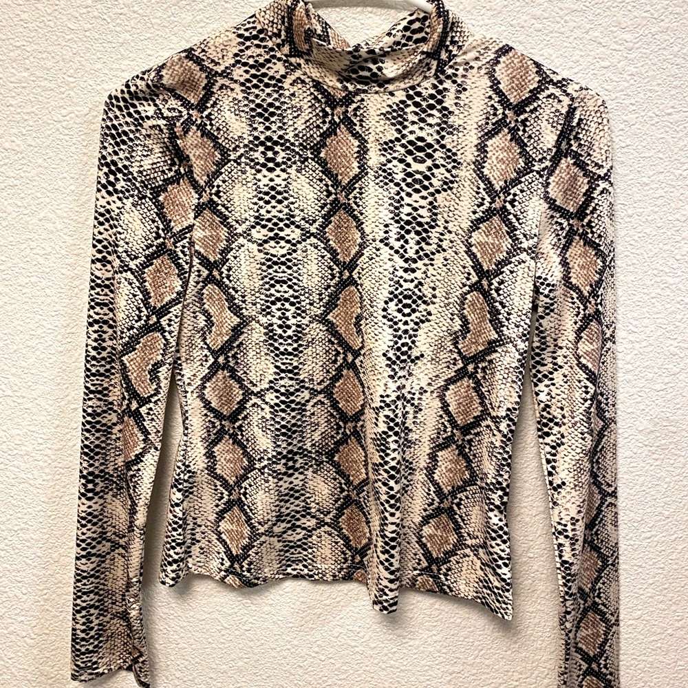 Snake print long sleeve